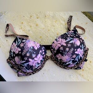32D Victoria’s Secret Sexy Tee Push-Up Bra in Black Starry Floral